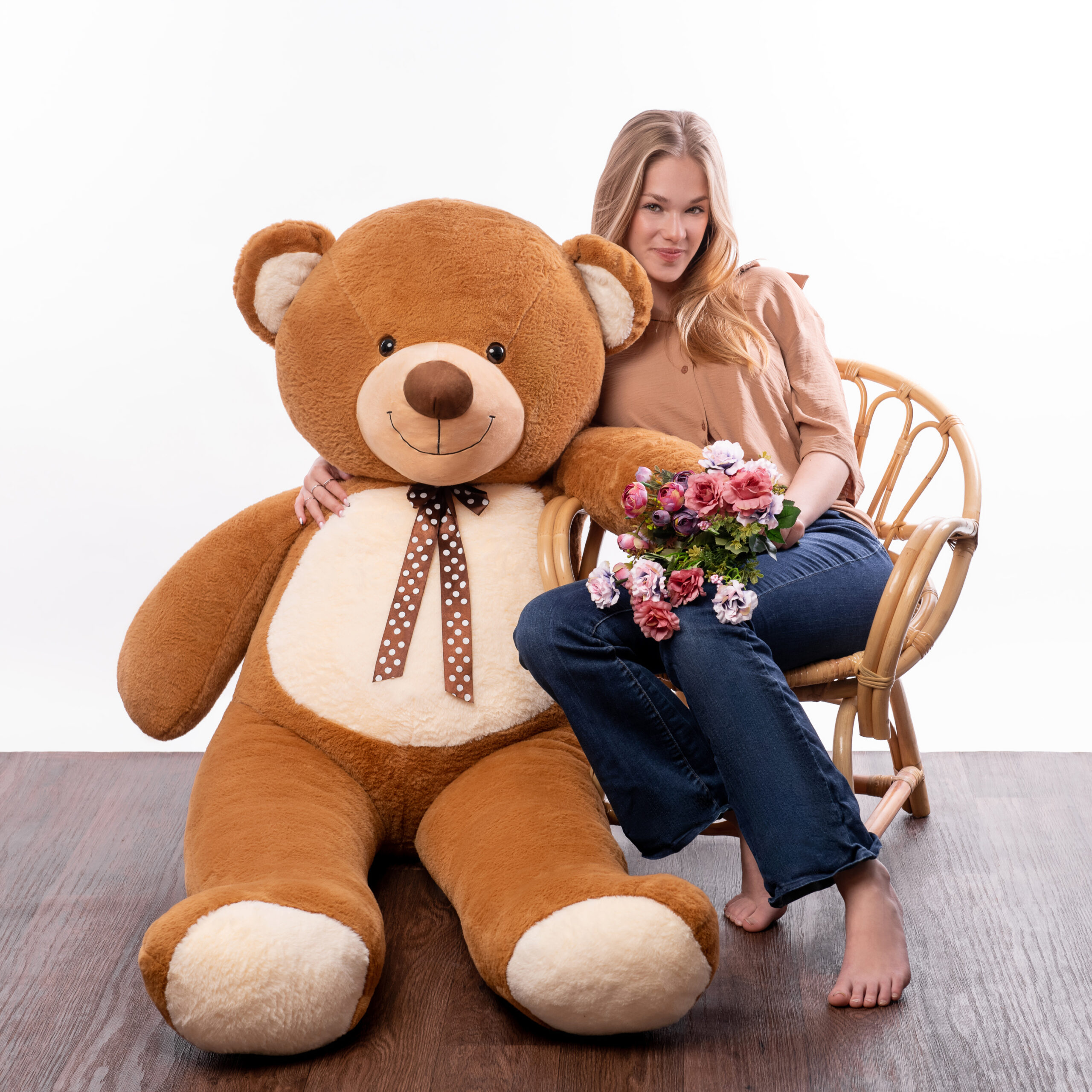 The Benefits of Giving a Giant Teddy Bear as a Gift | MR BAGO